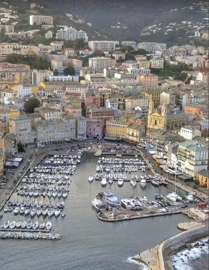 バスティアPres Du Vieux Port Studio Terrasse Vue Degagee Eglise De Saint Jeanアパートメント エクステリア 写真